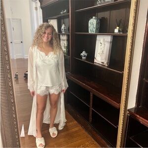 Getting ready robe home bodii